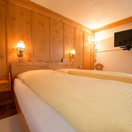 Hotel Crusch Alba Scuol